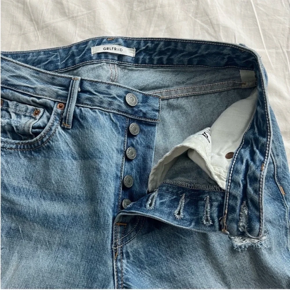 GRLFRND Kiara Mid-Rise Tomboy Jean in Domenico (blue) Size 24